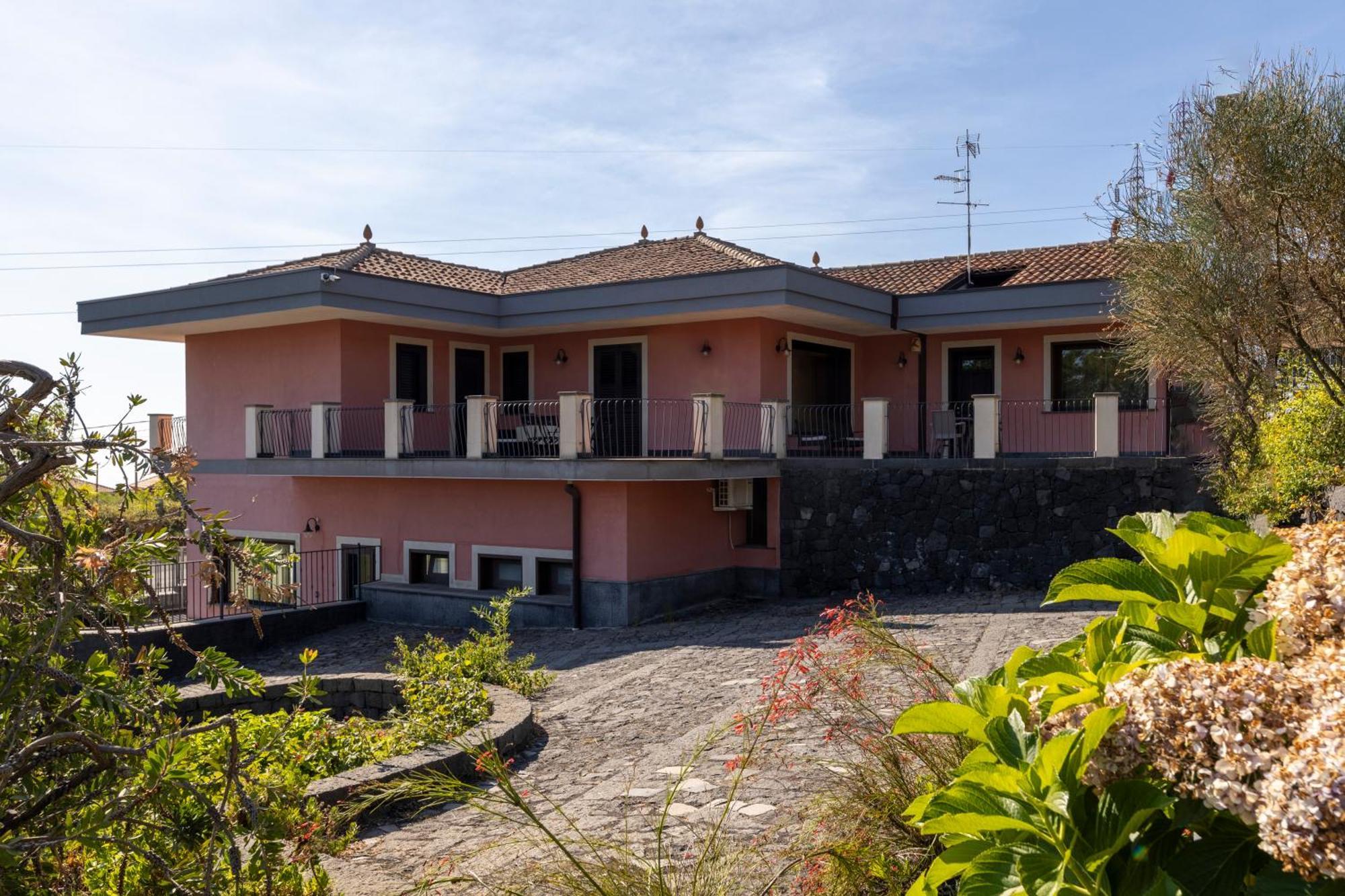 Lodge Vulcano, Tra L'etna E Il Mare Zafferana Etnea