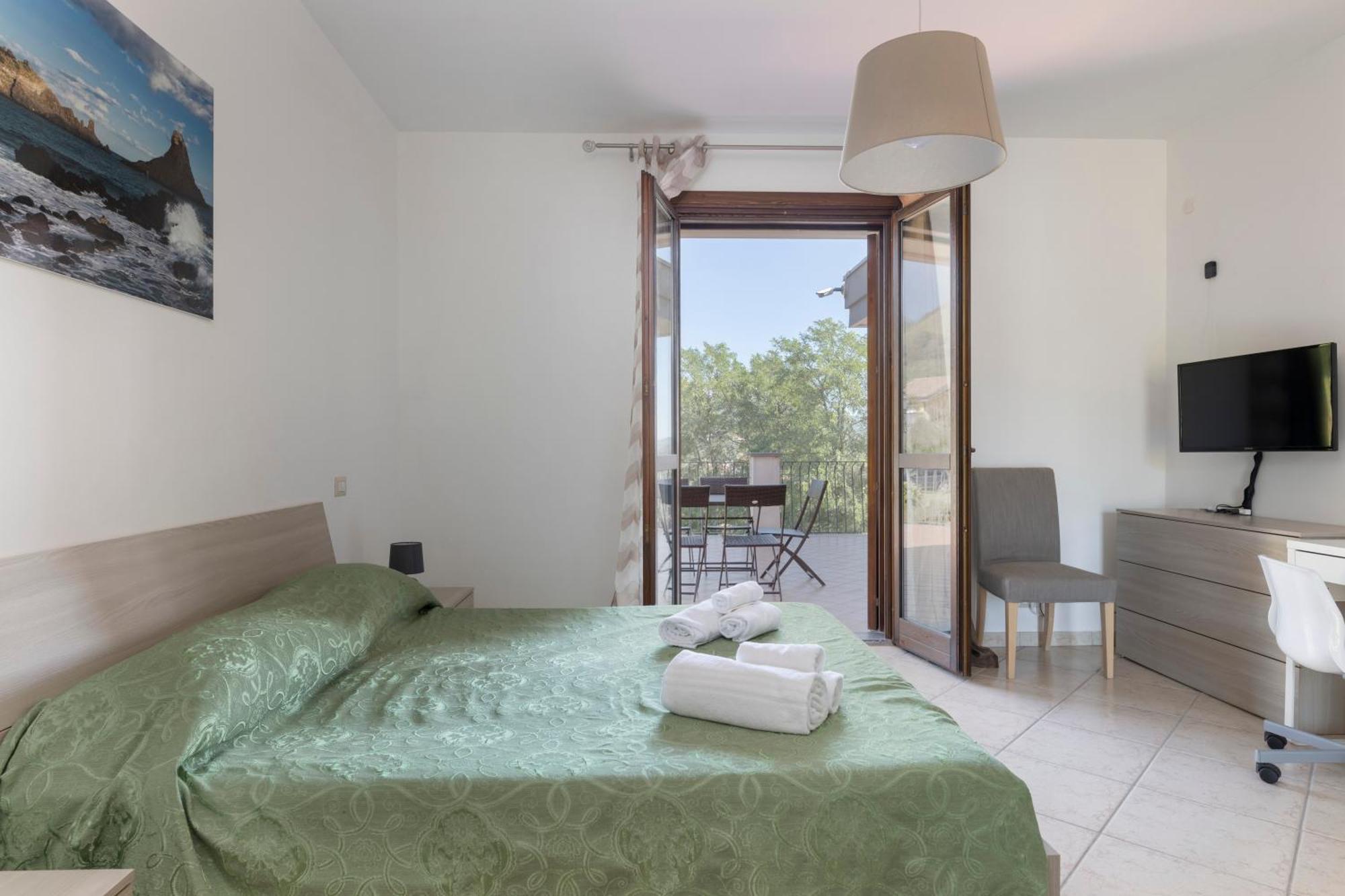 Lodge Vulcano, Tra L'etna E Il Mare *